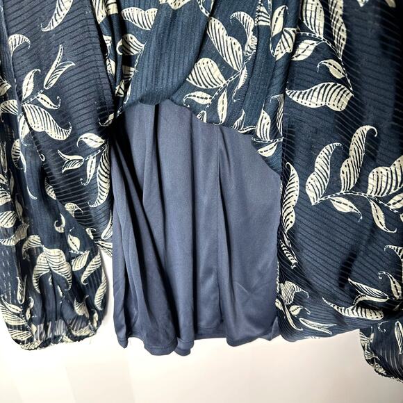 Lane Bryant Twist Mock Neck Blue Leaf Cutout Layered Blouse Plus Size 16 - Picture 8 of 10
